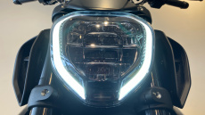Ducati Diavel V4 - Dark Stealth Yellow (25MY)